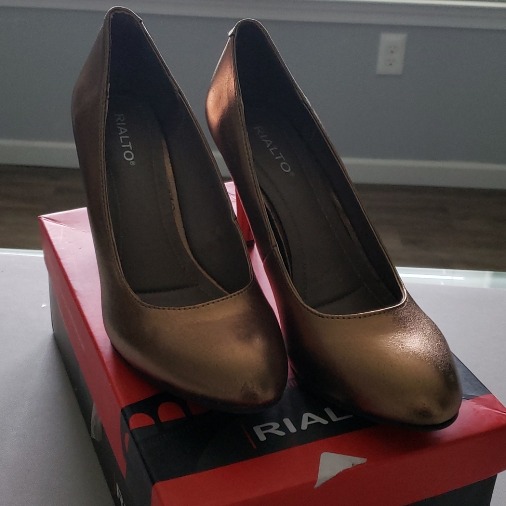 Women's Rialto Charles Bronze Metallic shoes